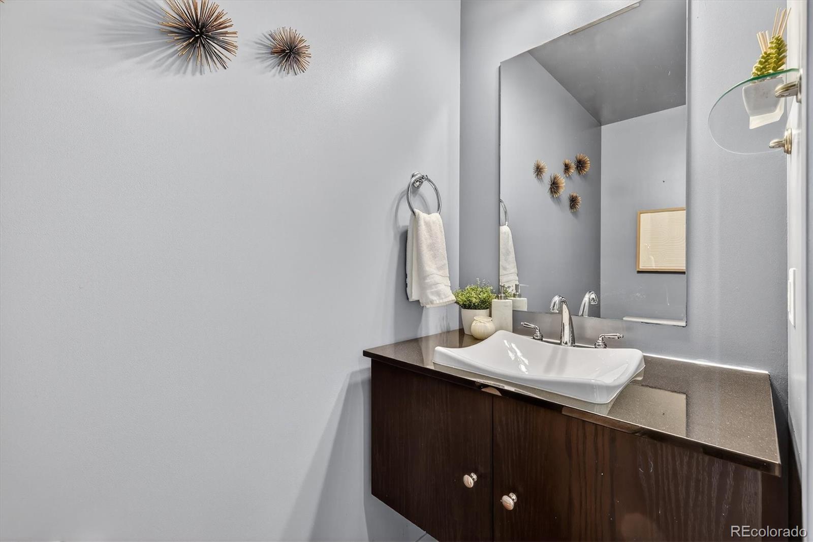 2001 Lincoln Street Unit: 810