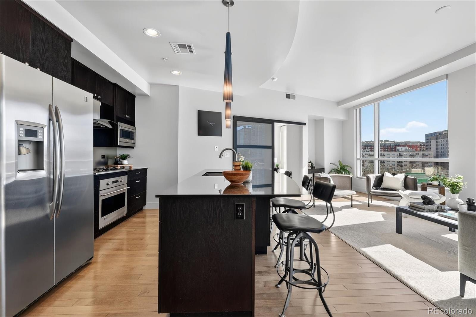 2001 Lincoln Street Unit: 810