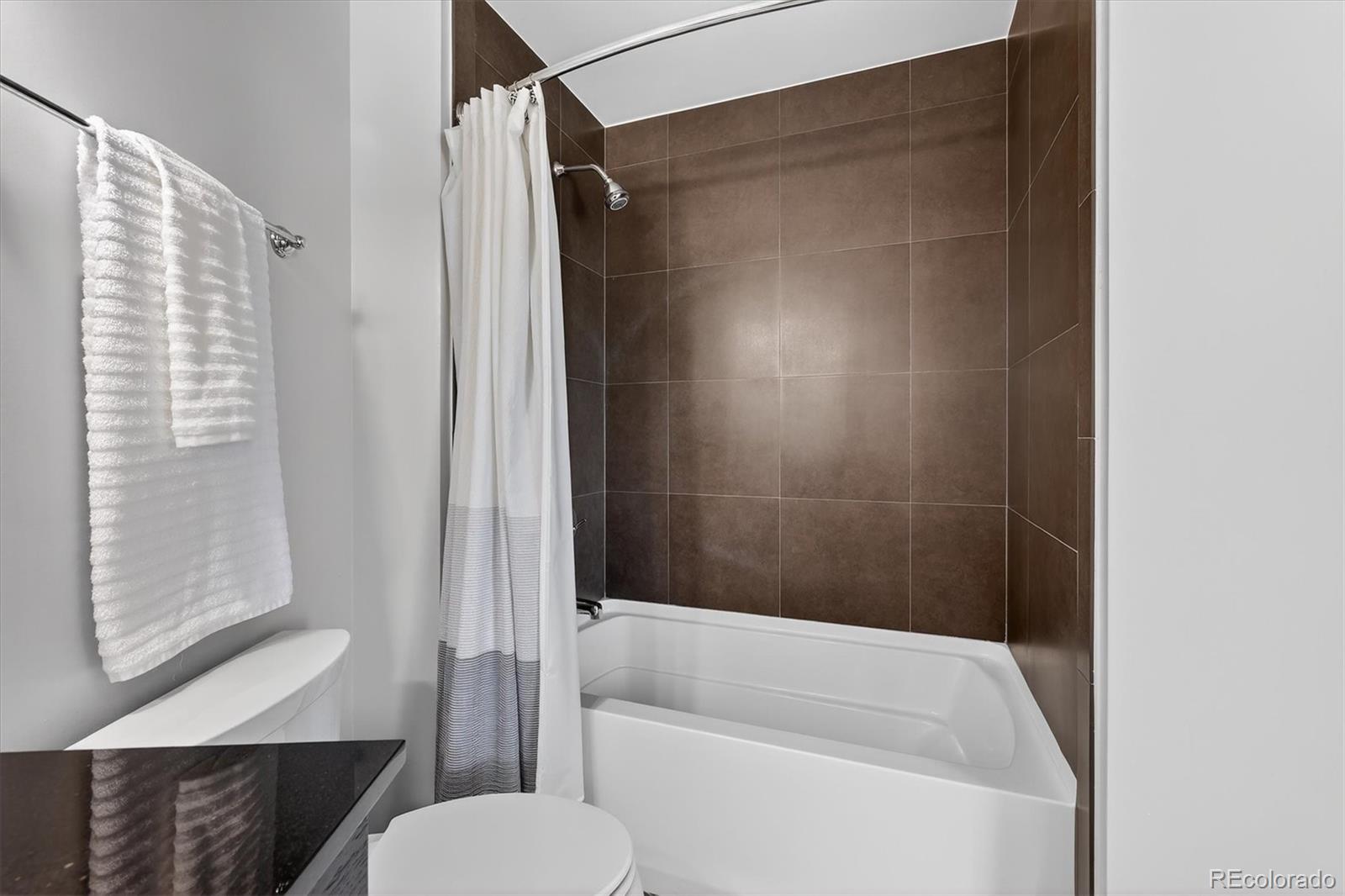 2001 Lincoln Street Unit: 810