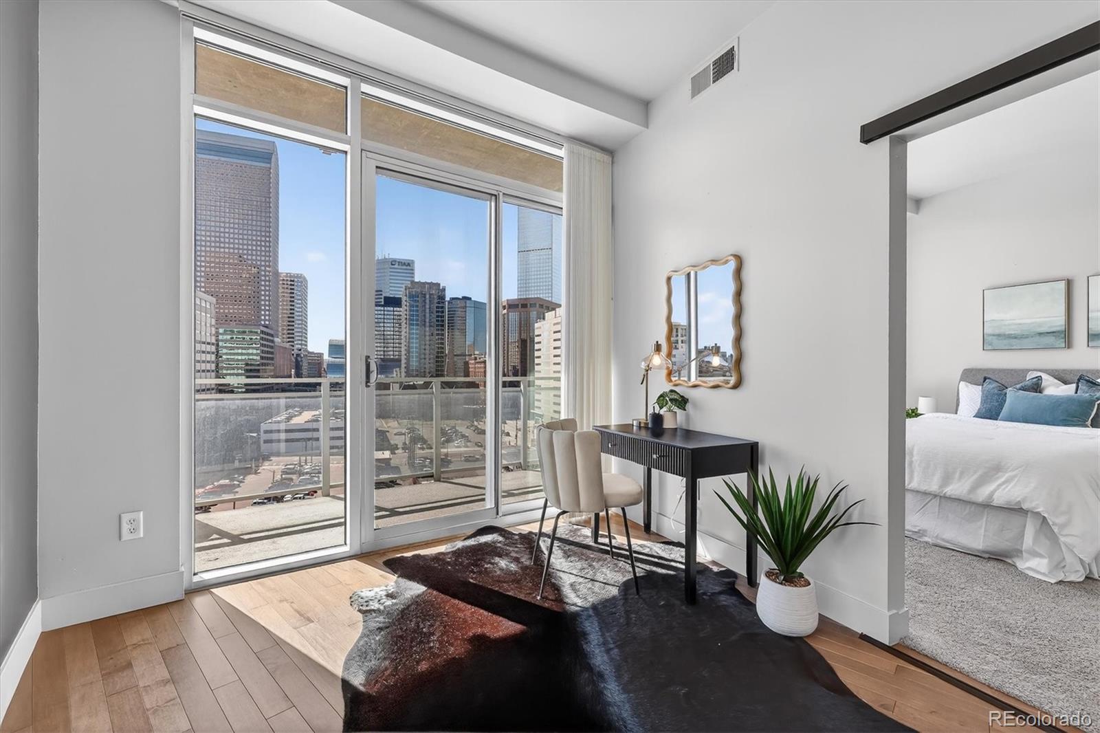 2001 Lincoln Street Unit: 810