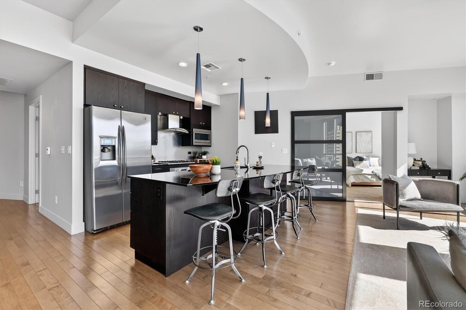 2001 Lincoln Street Unit: 810