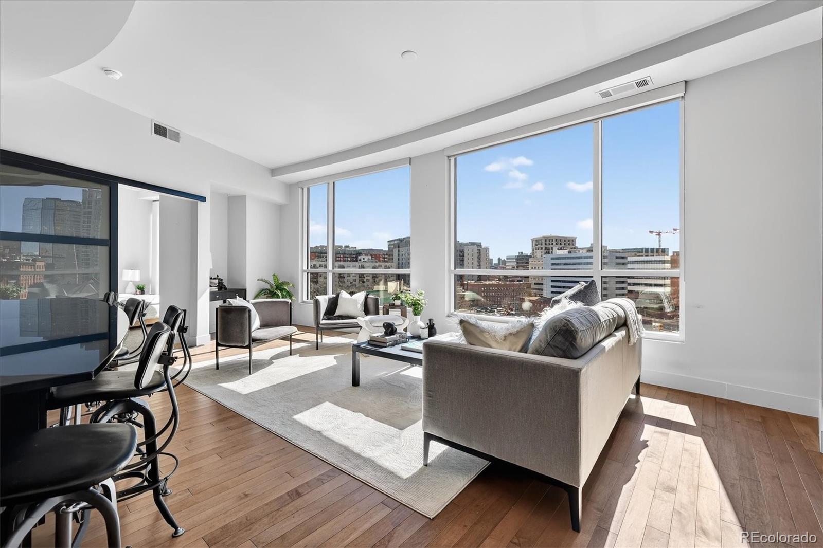 2001 Lincoln Street Unit: 810