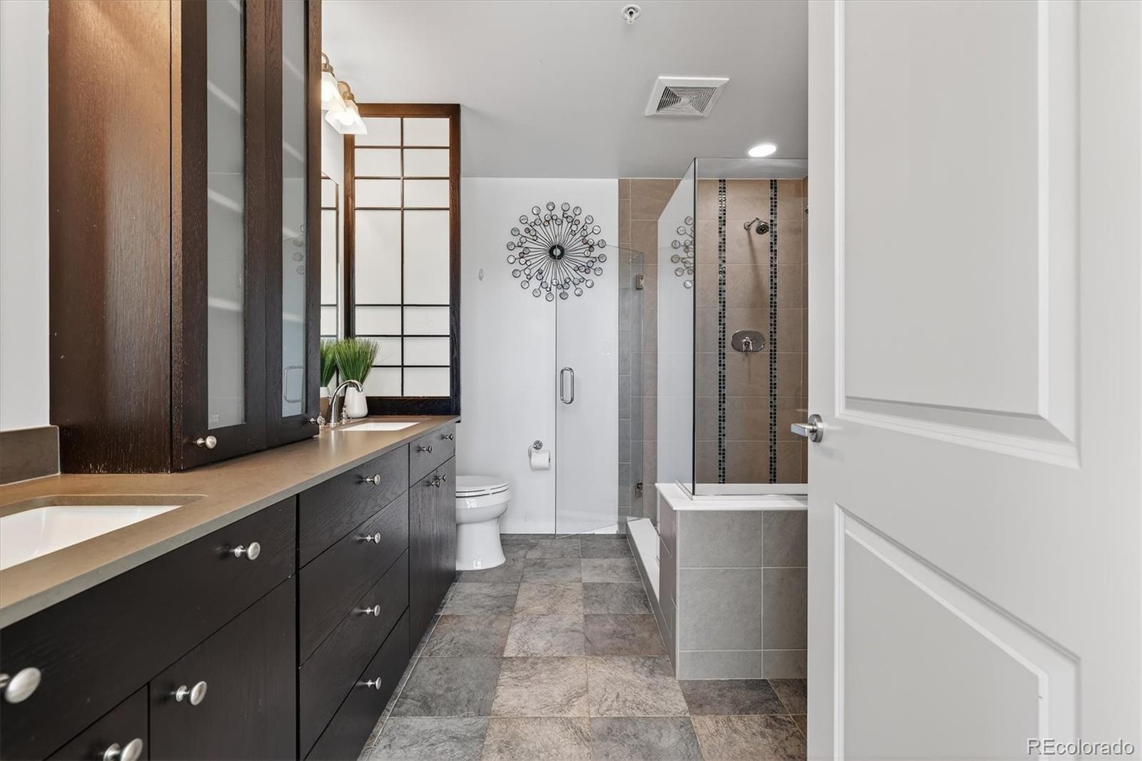 2001 Lincoln Street Unit: 810