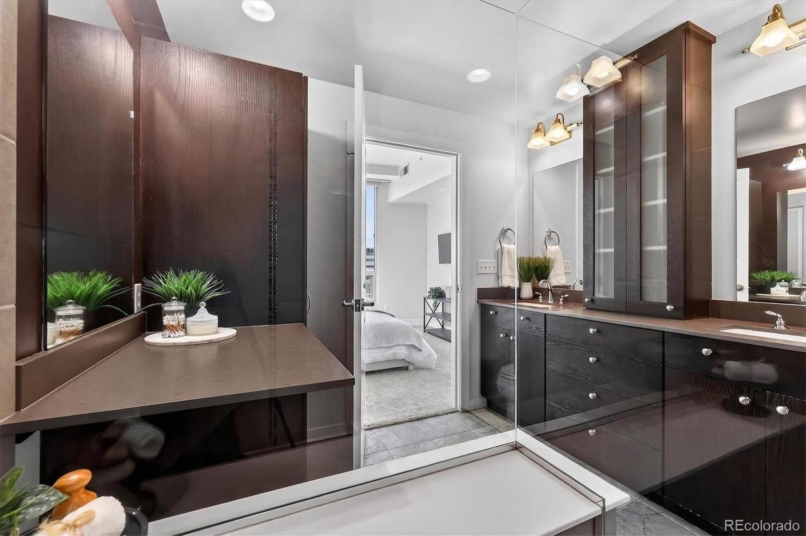 2001 Lincoln Street Unit: 810