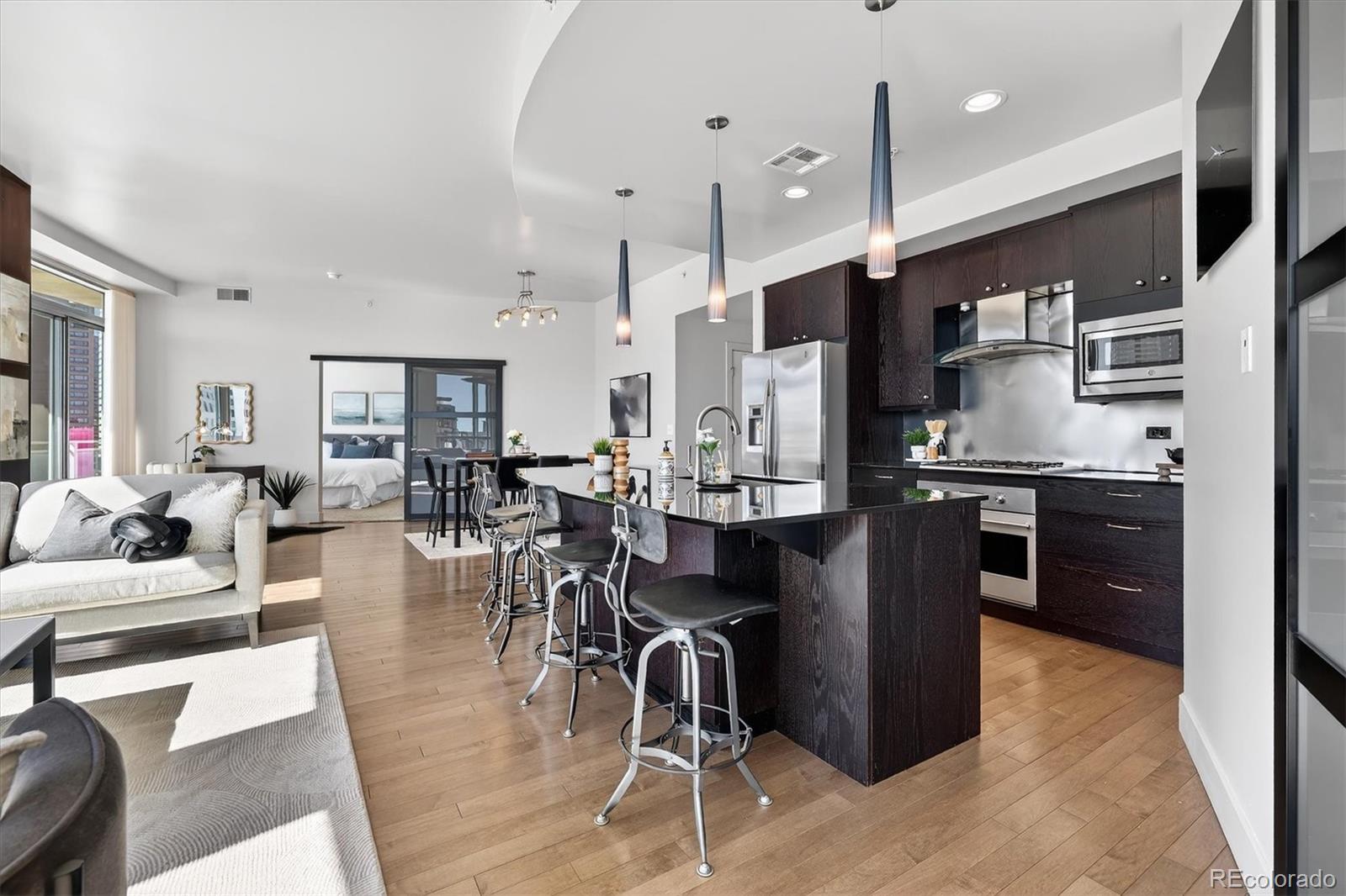 2001 Lincoln Street Unit: 810