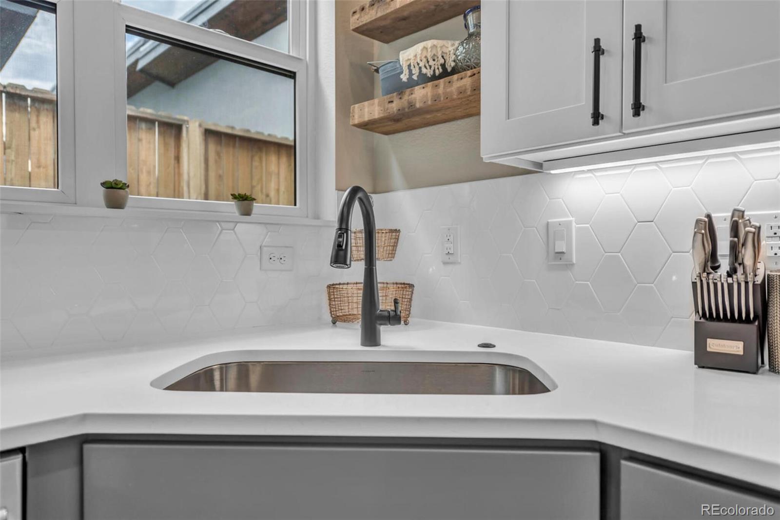 3219 W 19th Avenue Unit: 4