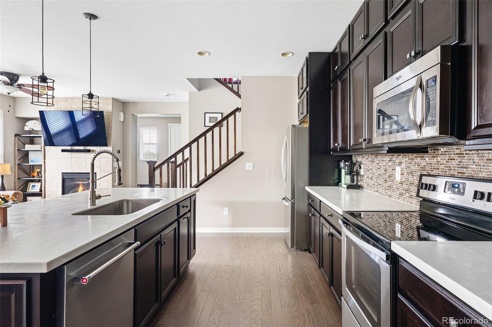 9977 Hough Point