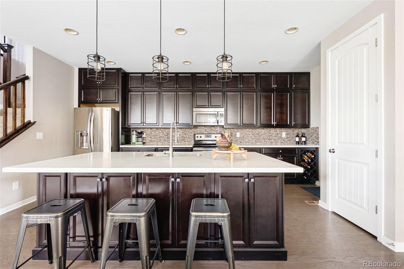 9977 Hough Point