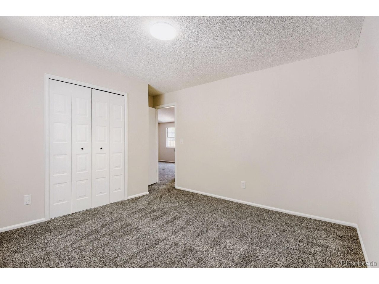 14140 E Warren Pl