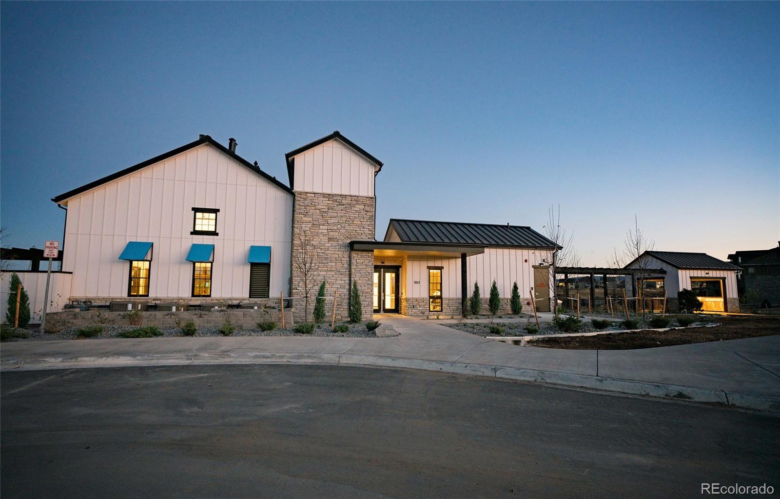 8828 Whiteclover Street