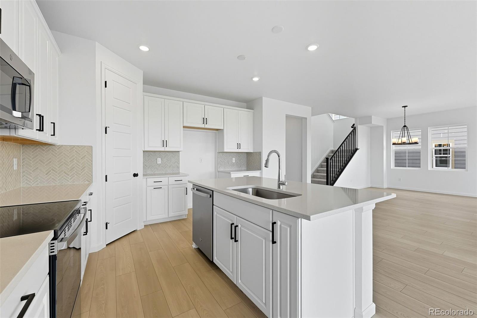 8828 Whiteclover Street