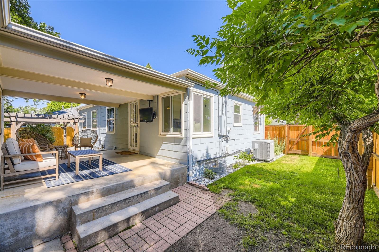 1350 E Amherst Avenue