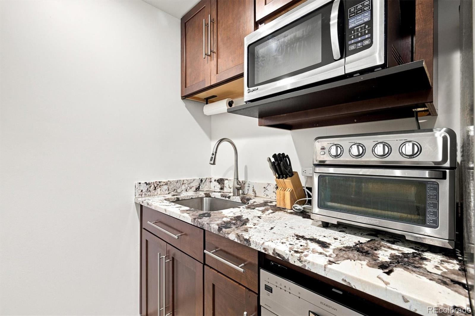 209 Kalamath Street Unit: 20