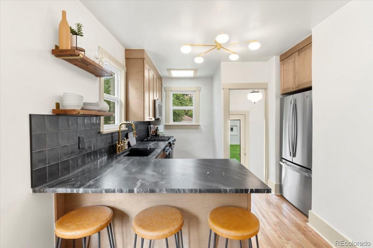 2589 N Glencoe Street