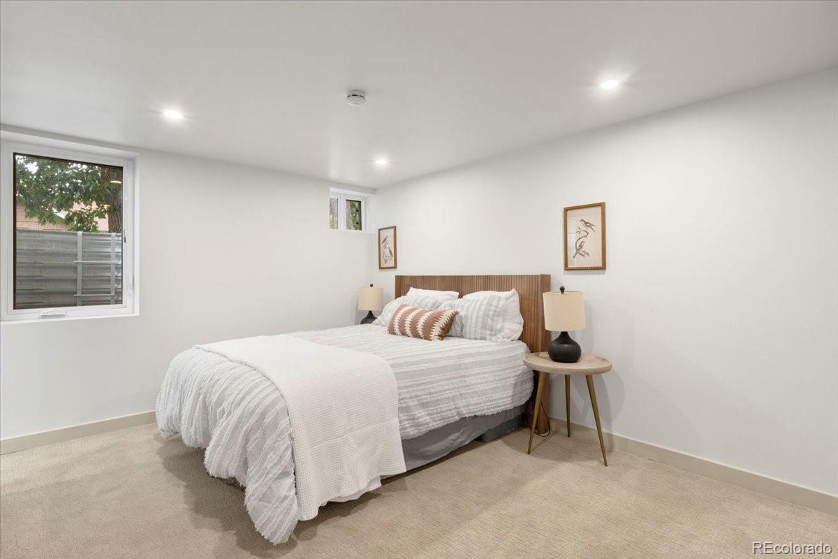 2589 N Glencoe Street