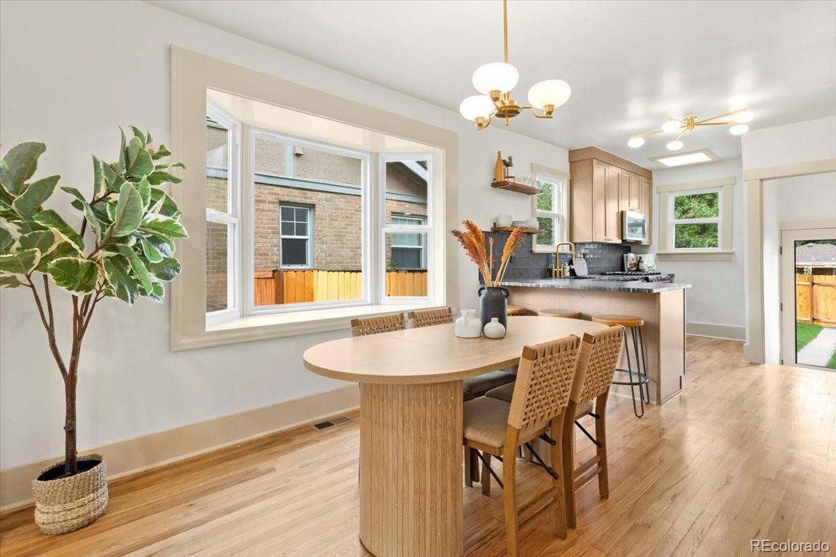 2589 N Glencoe Street