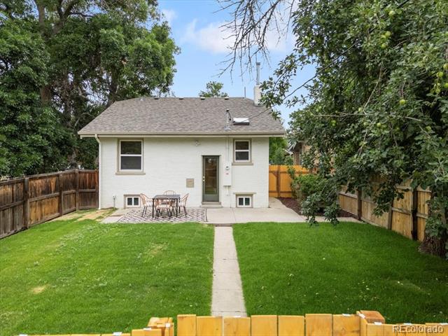 2589 N Glencoe Street