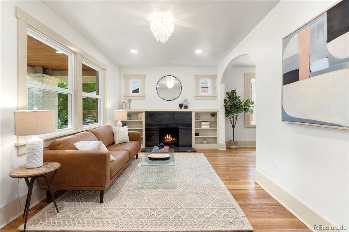 2589 N Glencoe Street