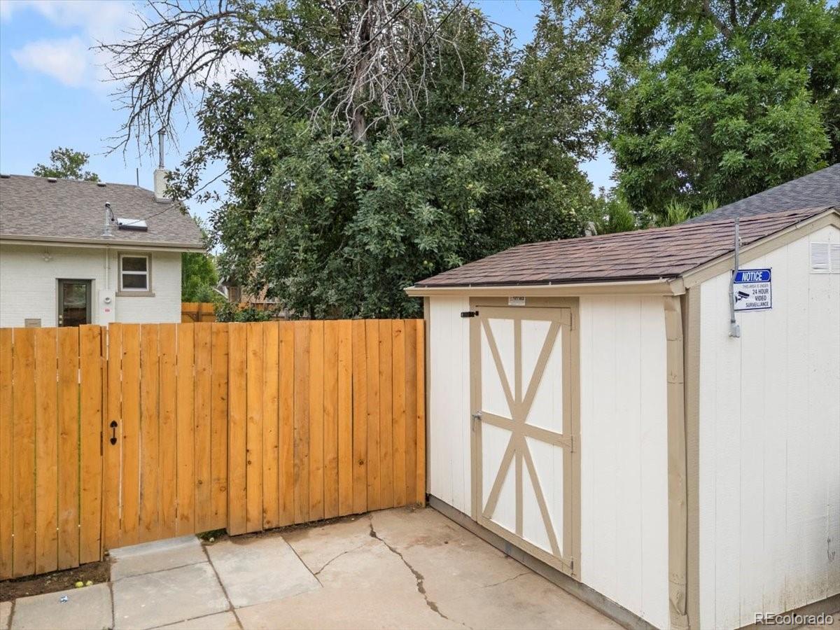 2589 N Glencoe Street