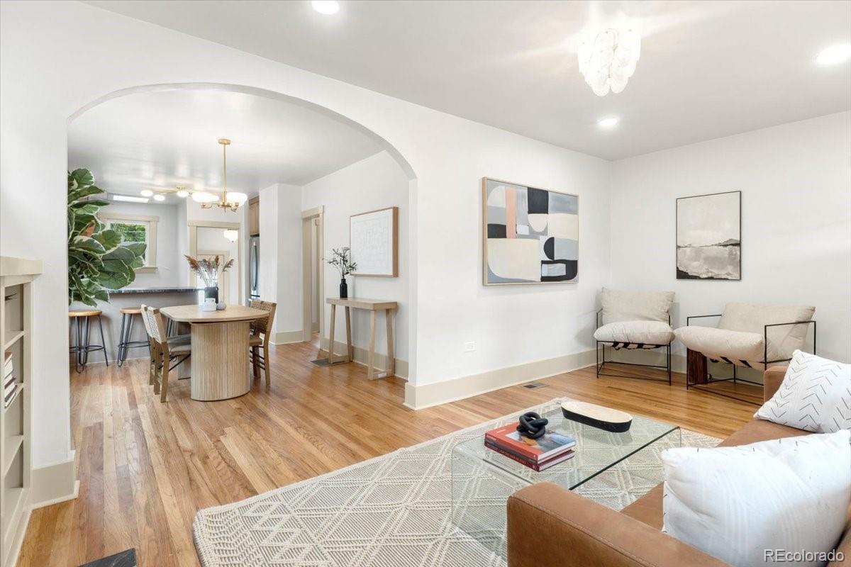 2589 N Glencoe Street