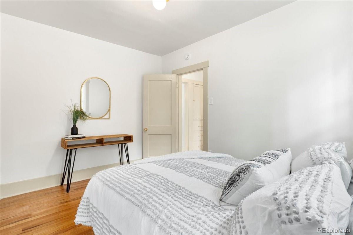 2589 N Glencoe Street