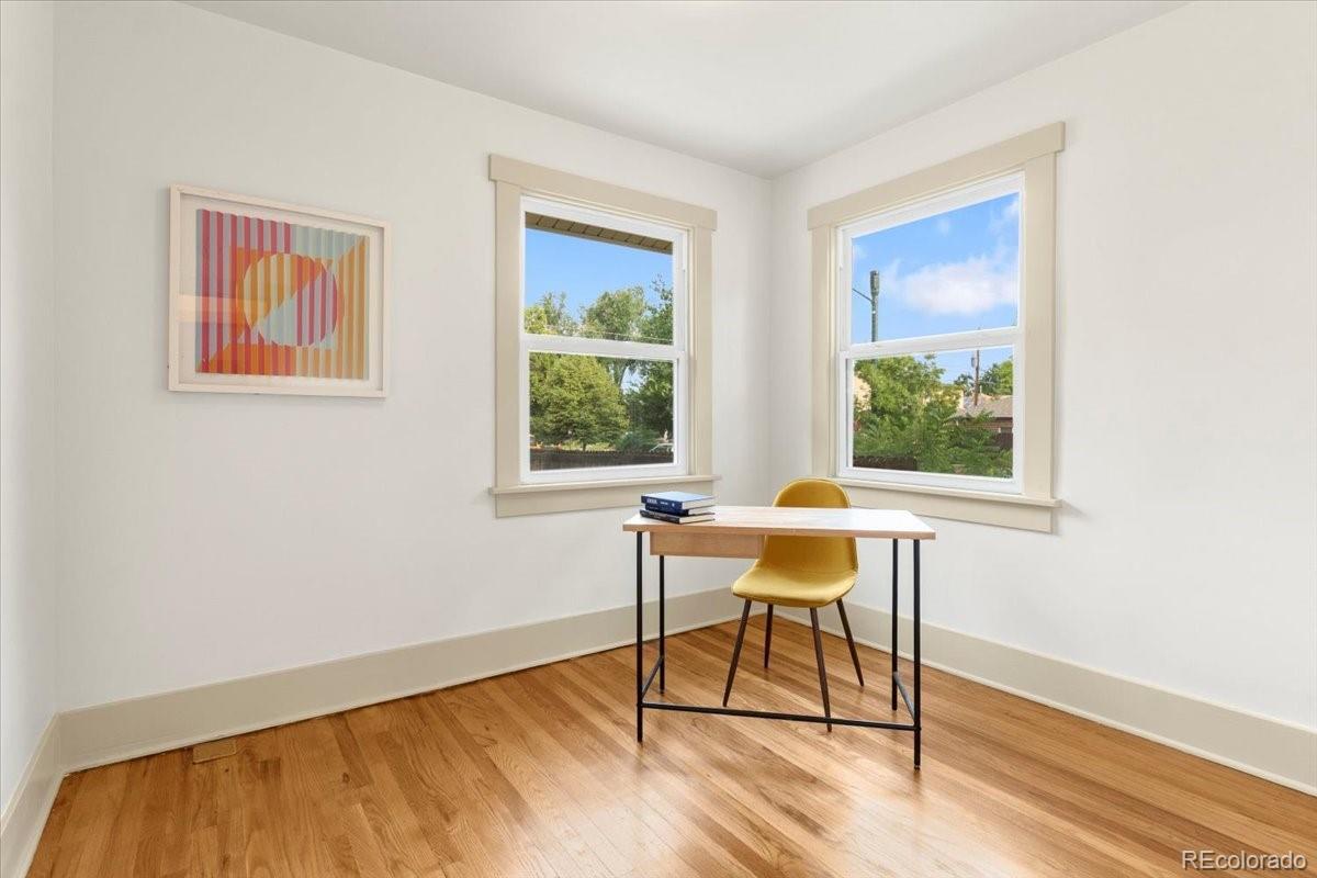 2589 N Glencoe Street