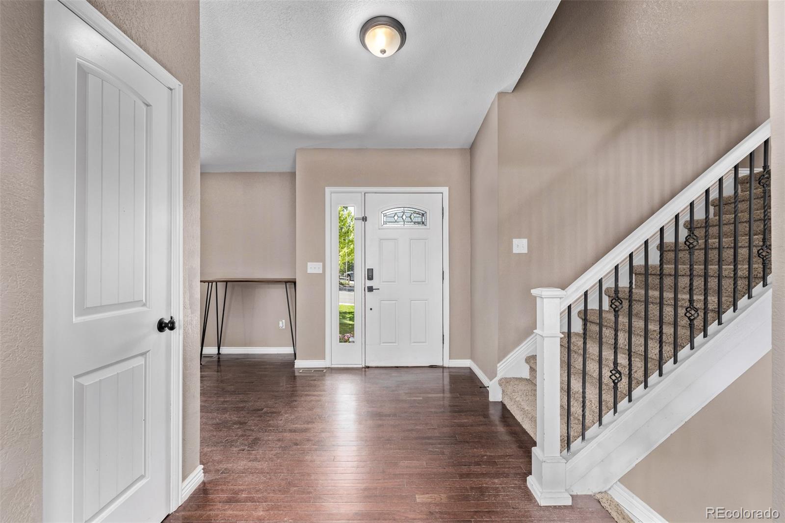 6062 S Newport Street