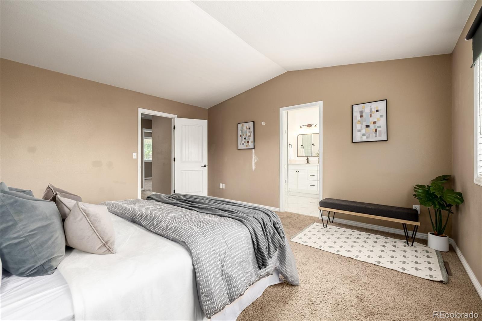 6062 S Newport Street