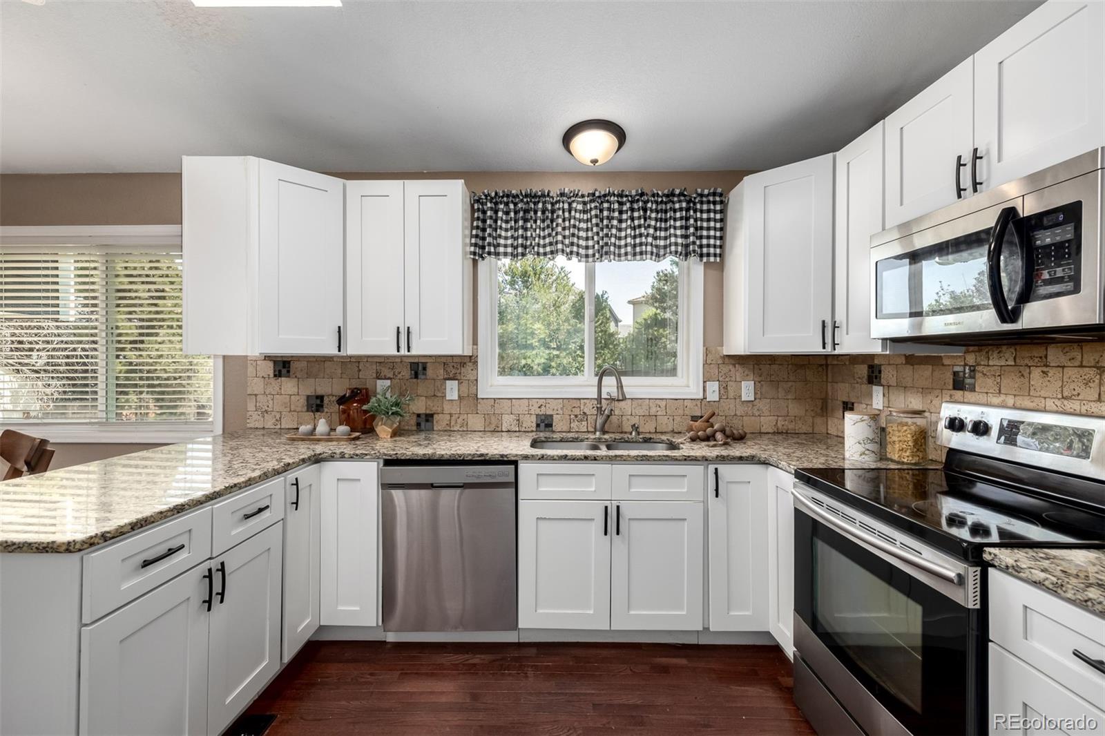 6062 S Newport Street