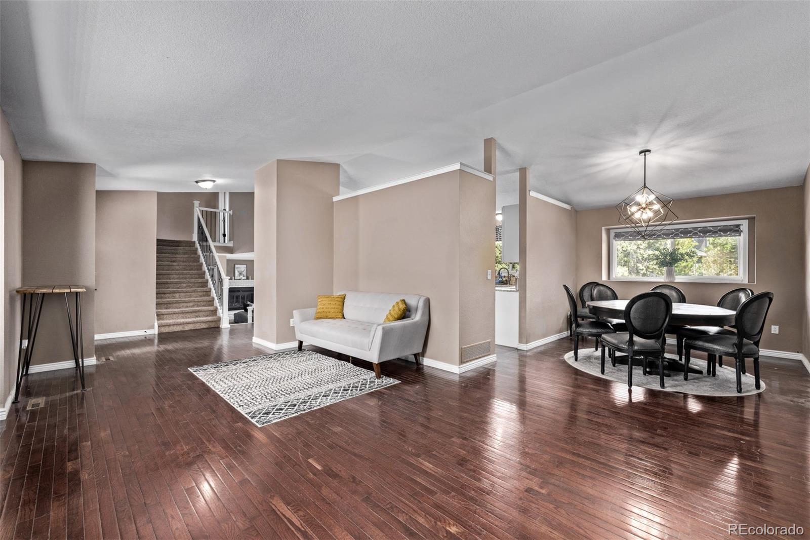 6062 S Newport Street