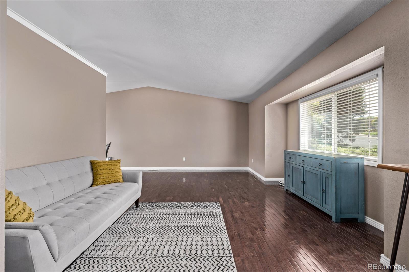 6062 S Newport Street