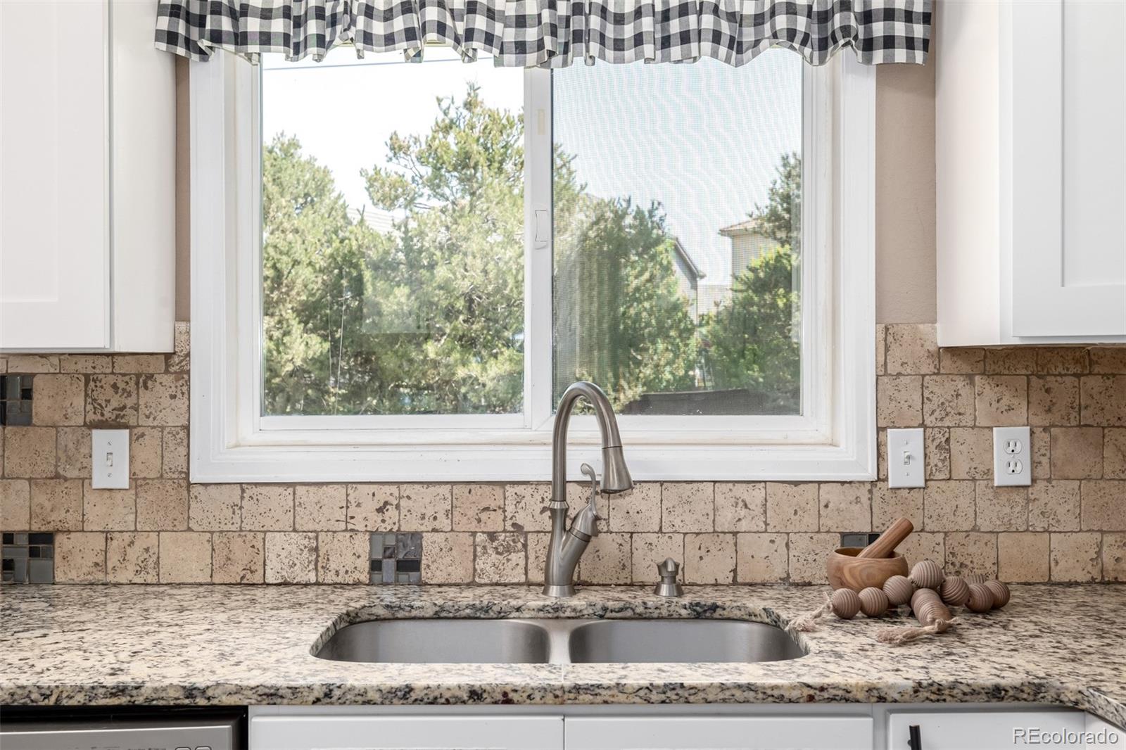 6062 S Newport Street