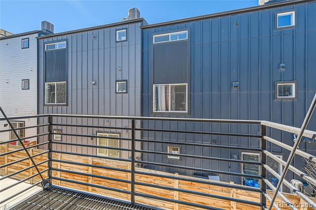 5530 W 11th Place