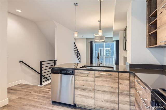 5530 W 11th Place