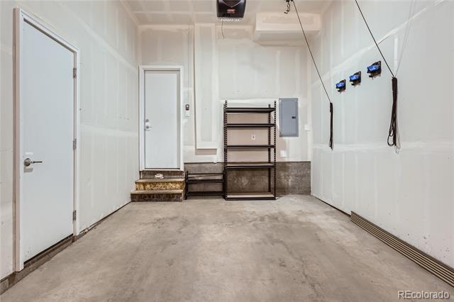 5530 W 11th Place
