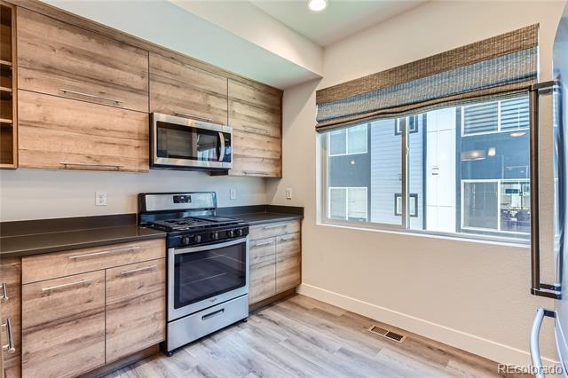 5530 W 11th Place