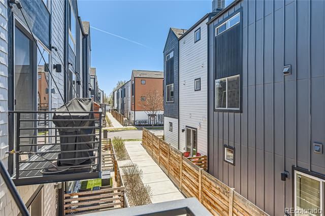 5530 W 11th Place