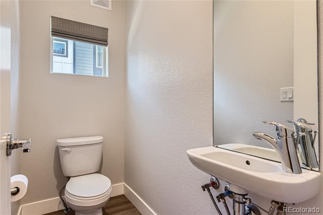 5530 W 11th Place