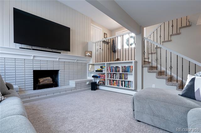 5309 W Roxbury Place