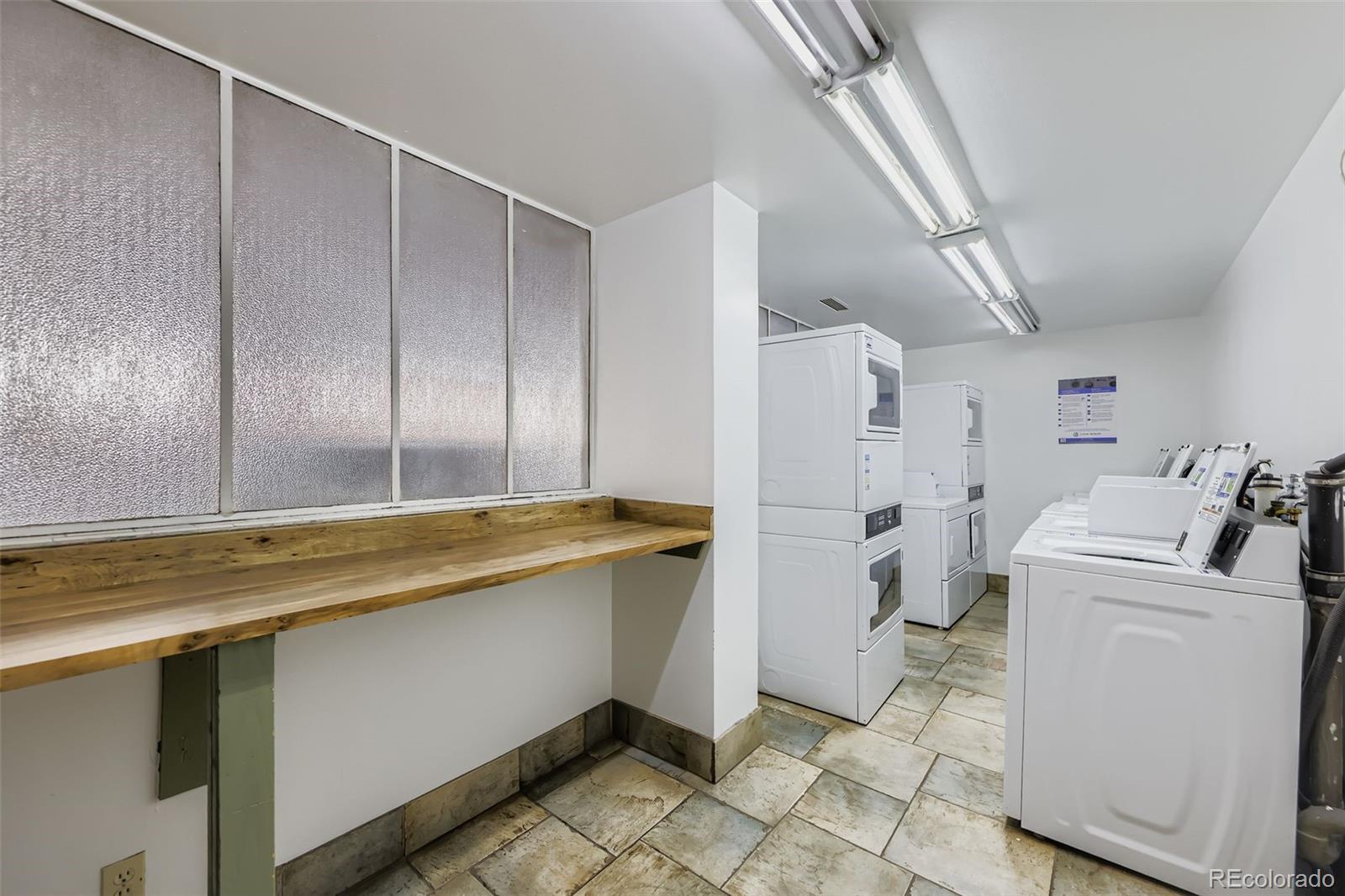 1121 Albion Street Unit: 709