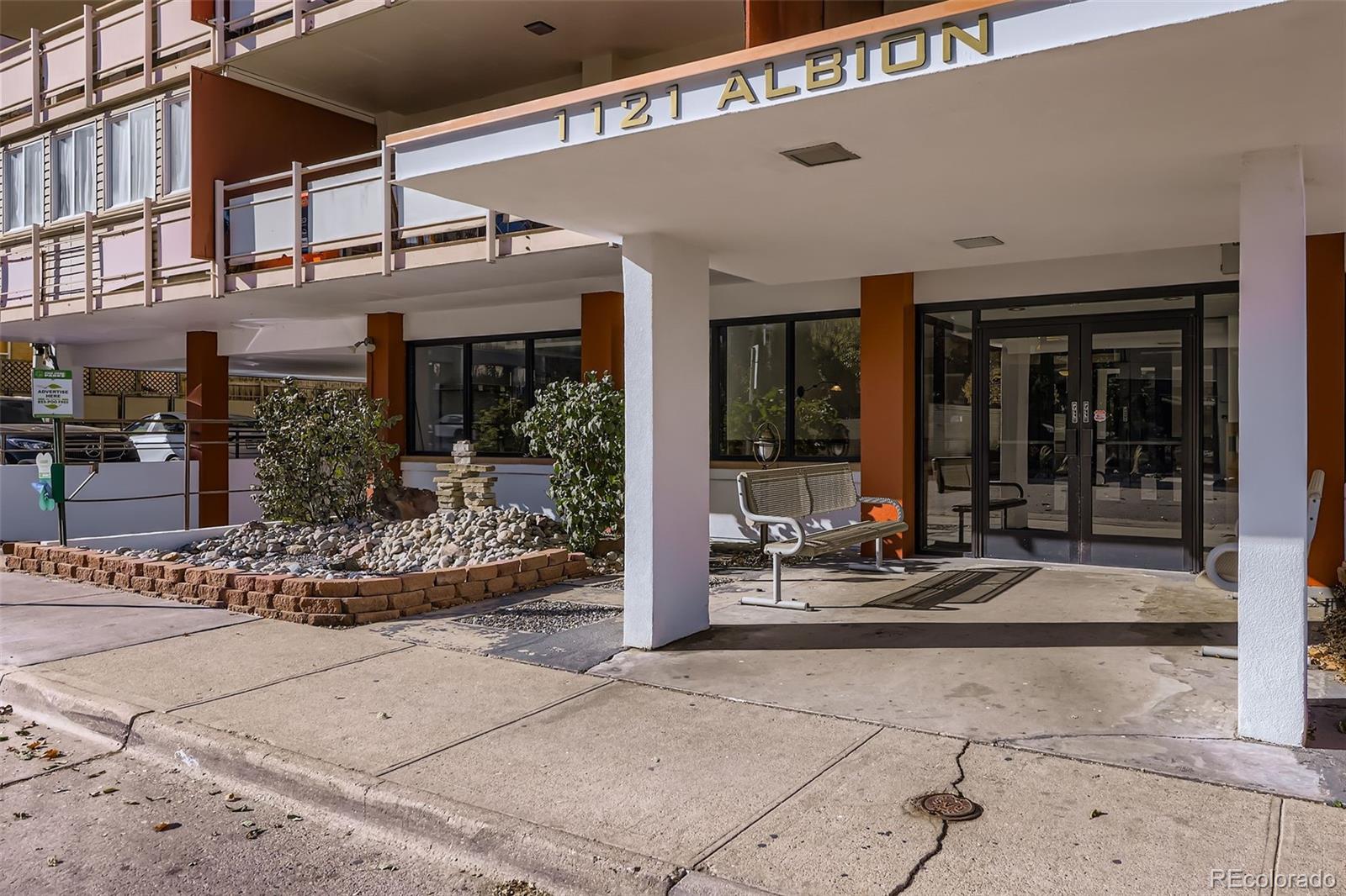 1121 Albion Street Unit: 709