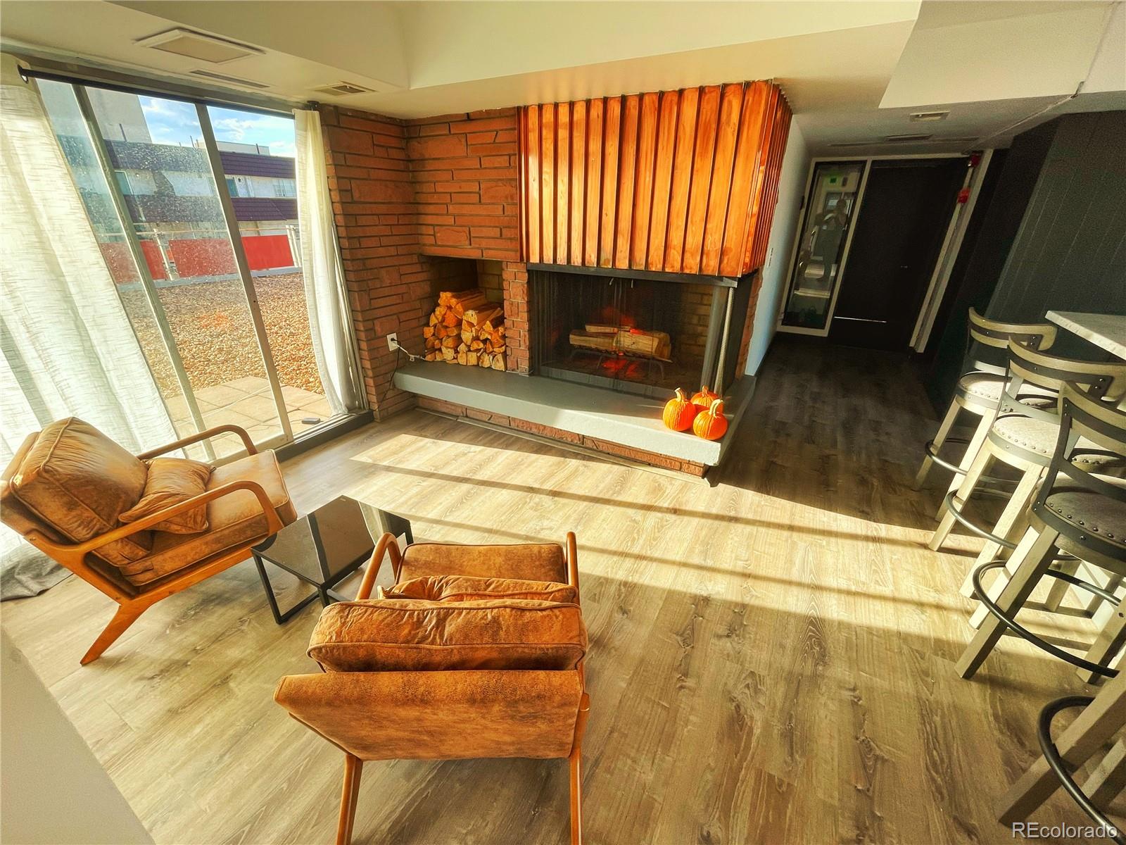 1121 Albion Street Unit: 709