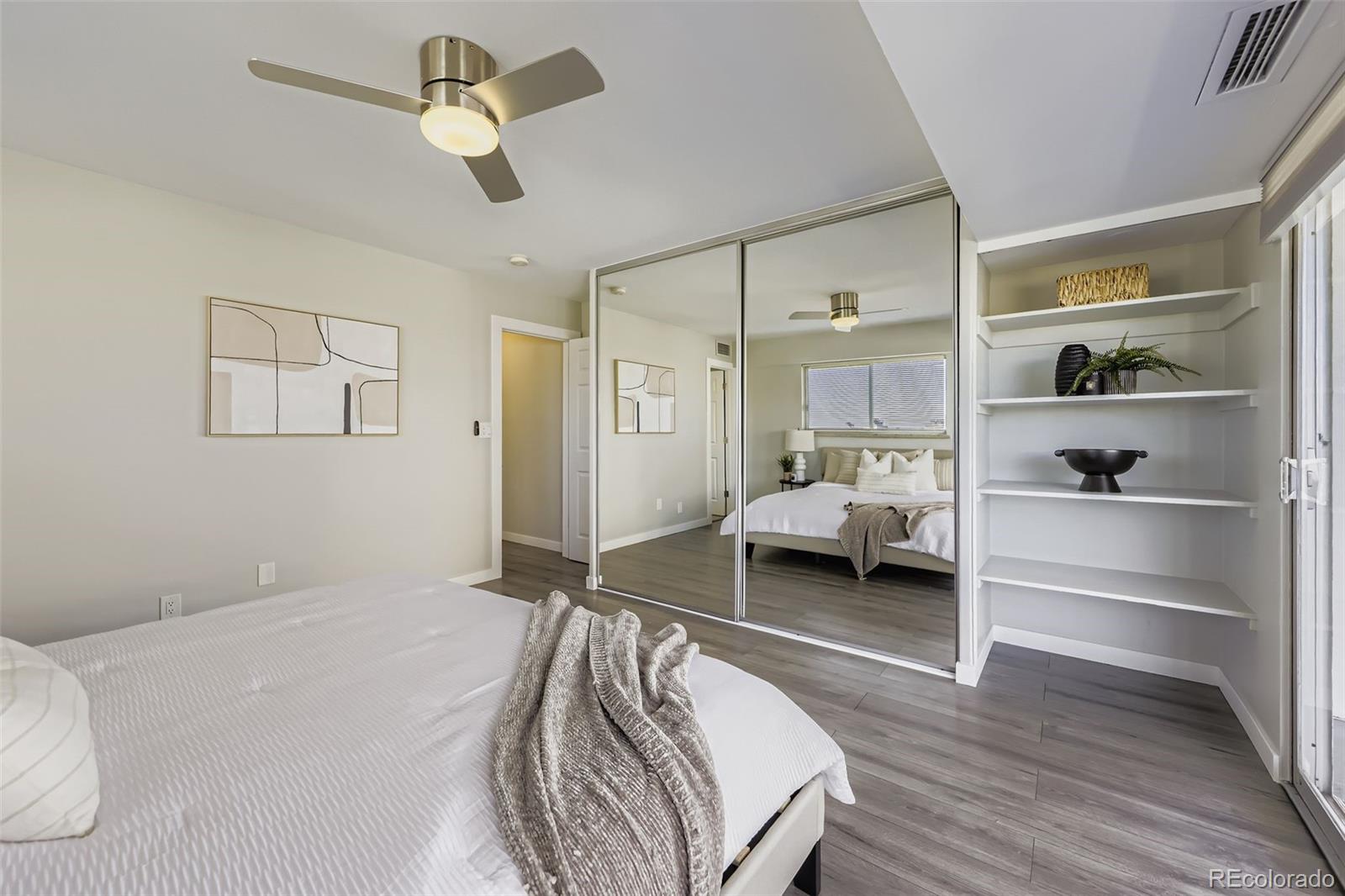 1121 Albion Street Unit: 709