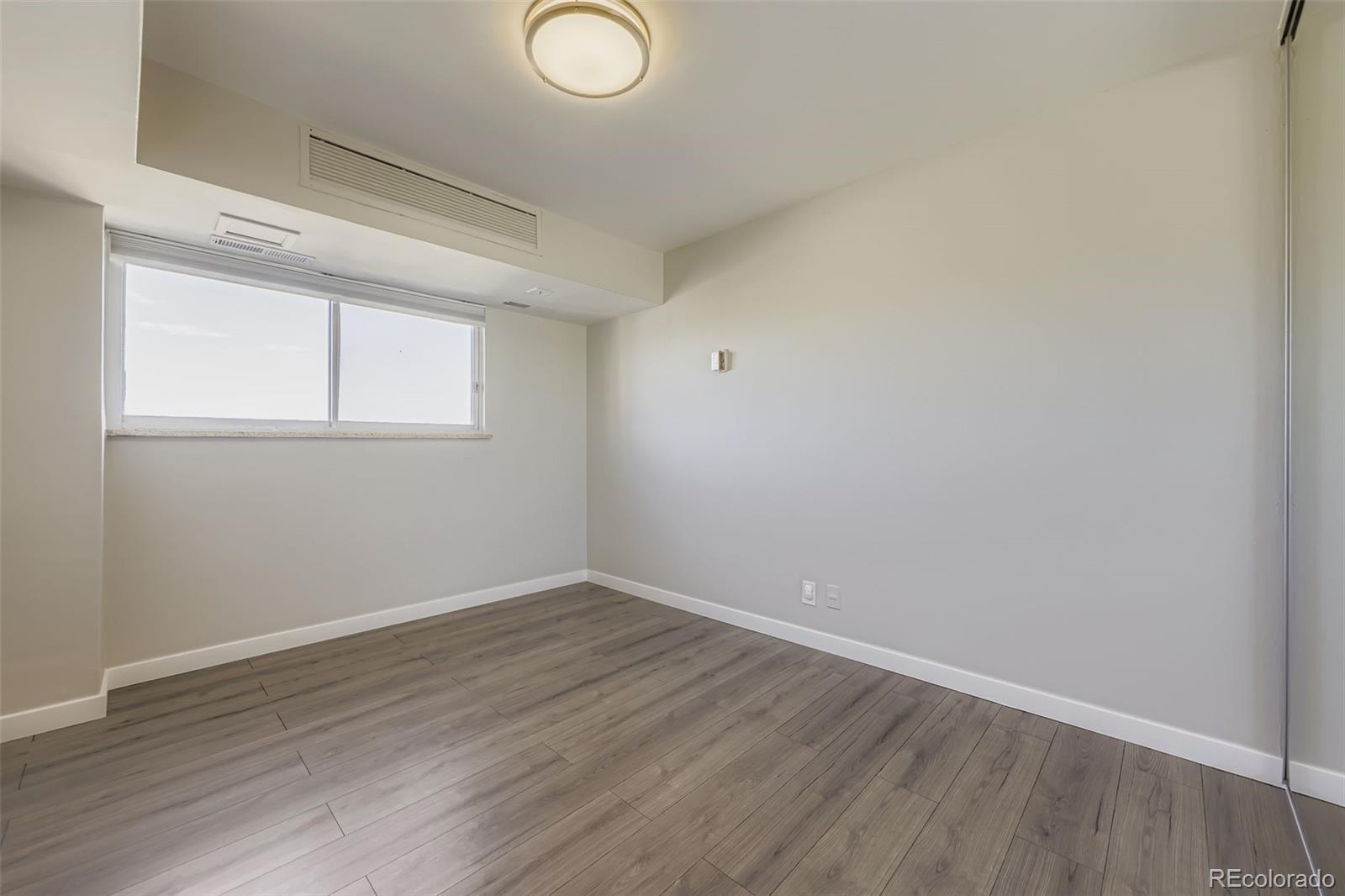 1121 Albion Street Unit: 709