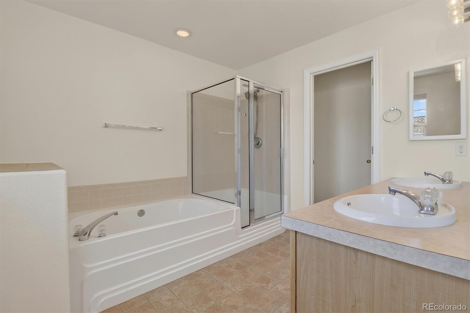 8300 E Fairmount Drive Unit: NN102