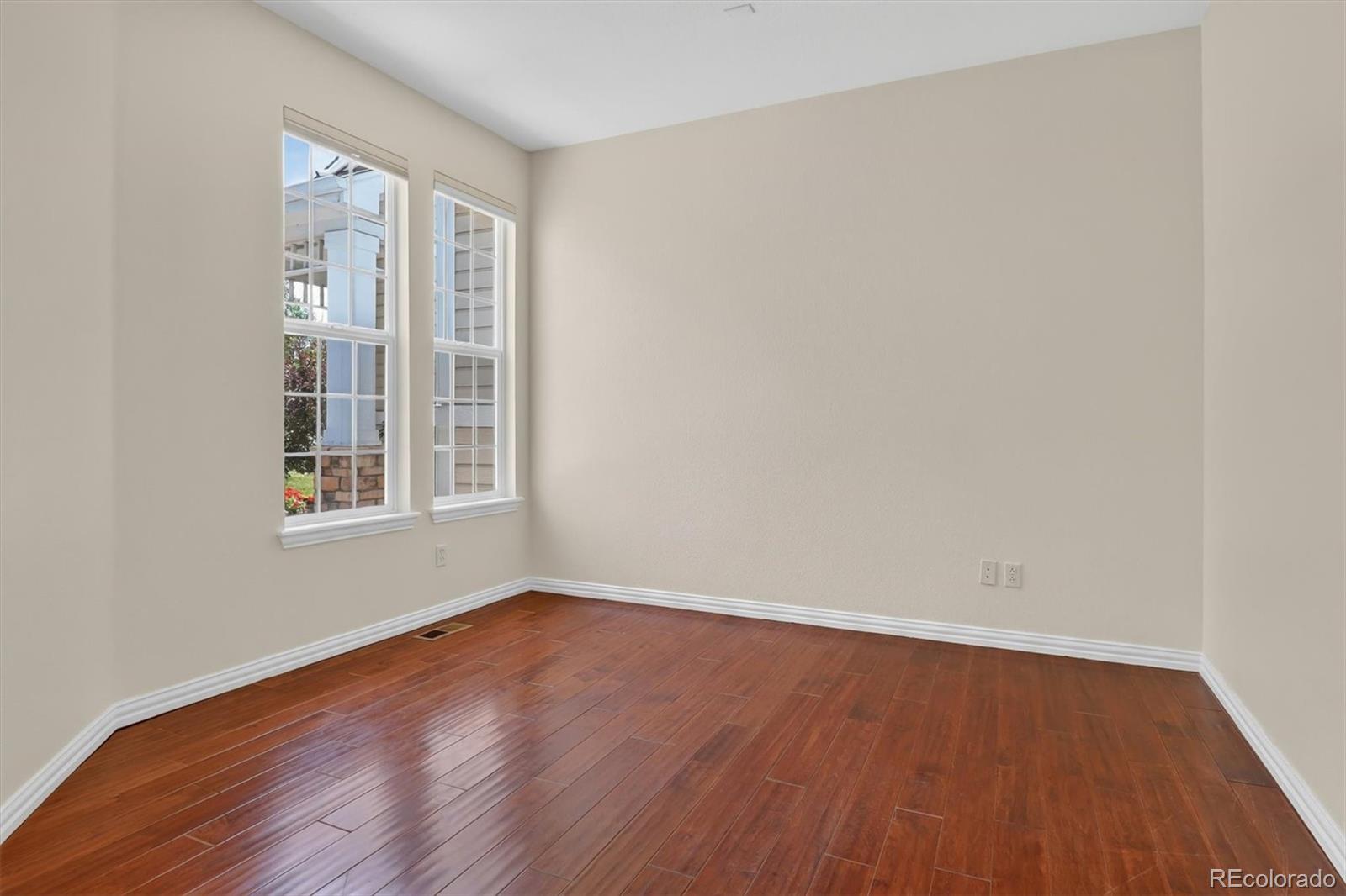 8300 E Fairmount Drive Unit: NN102