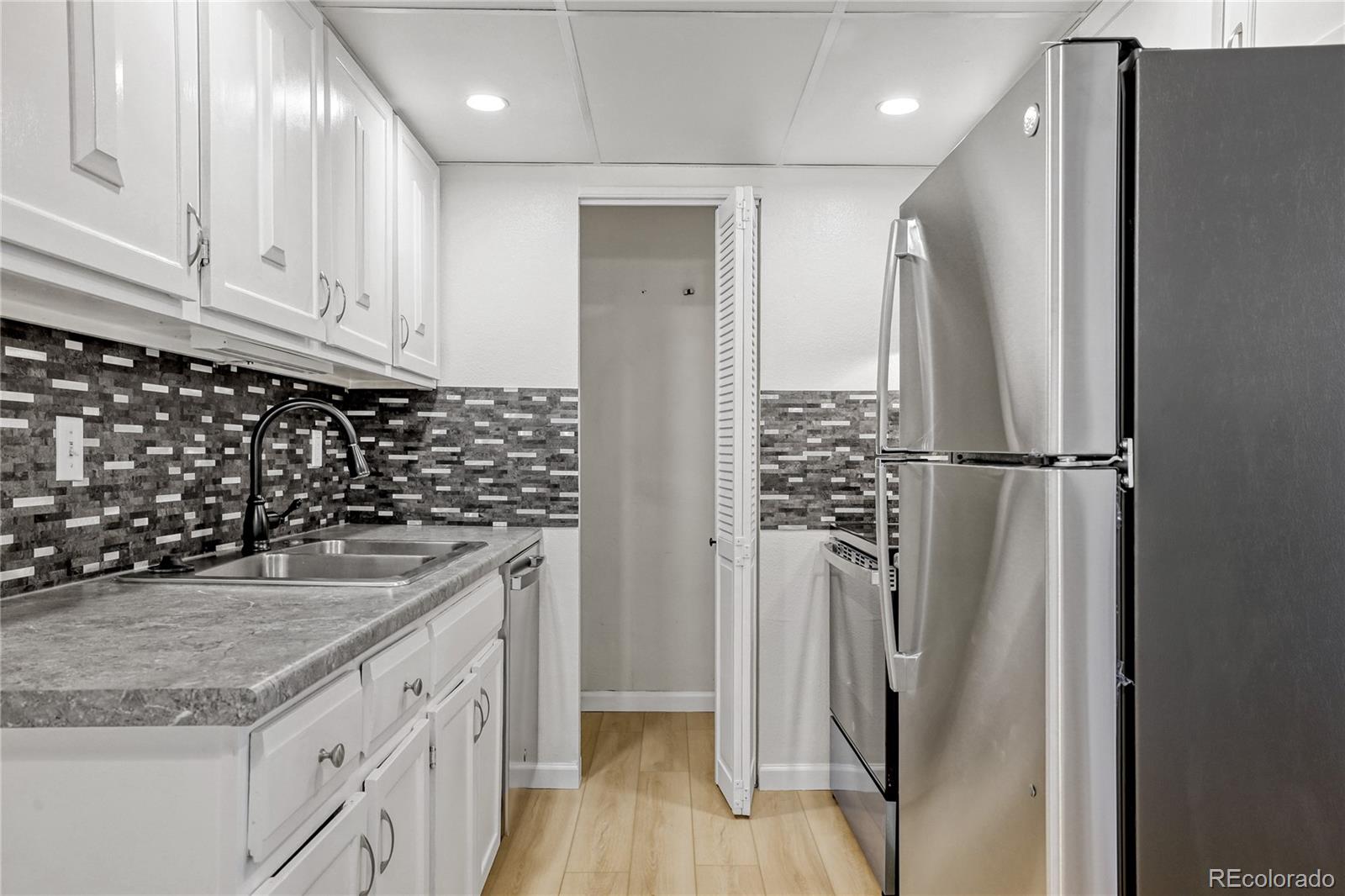 1350 Golden Circle Unit: 308