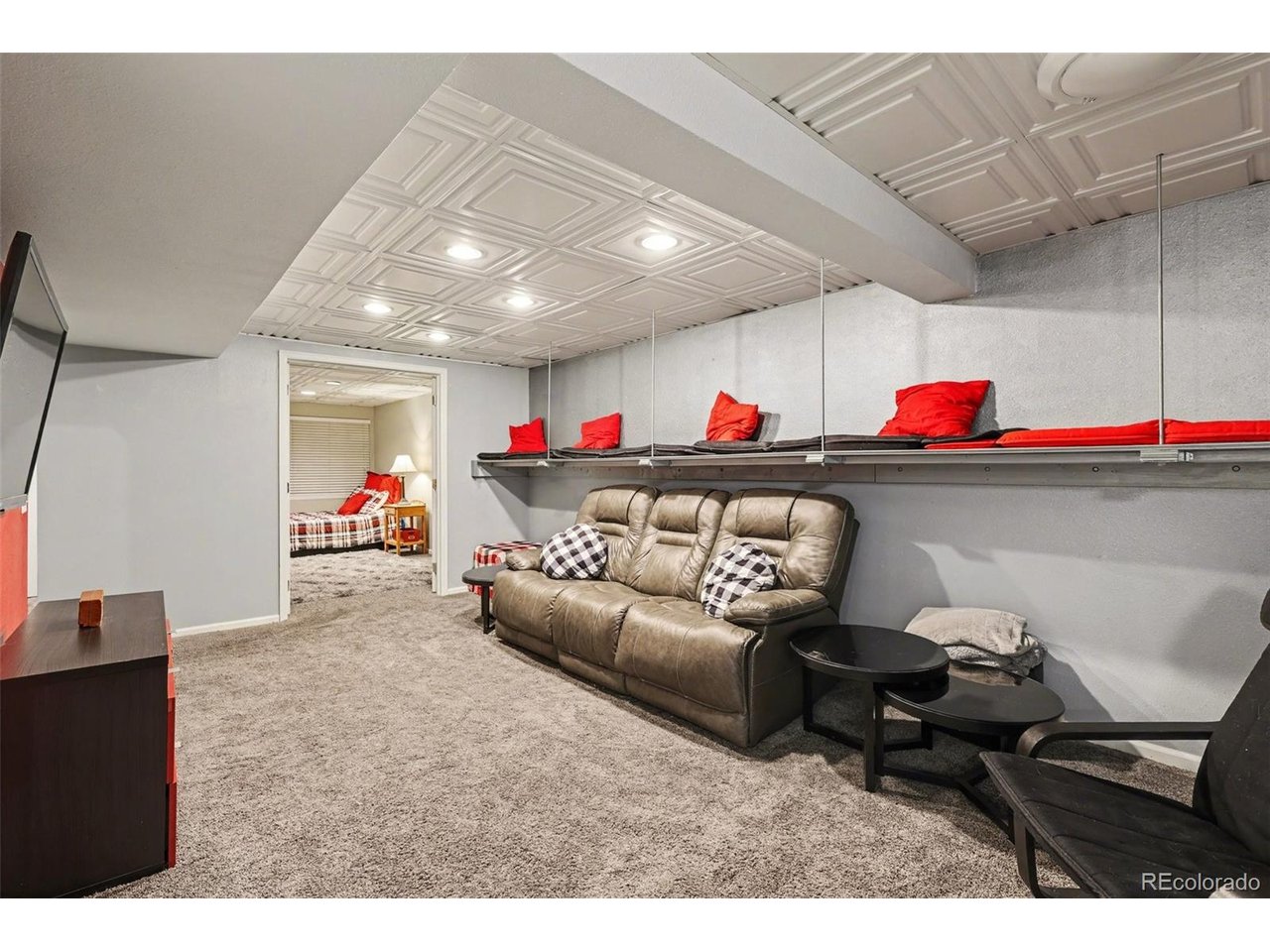 10015 Hooker Ct