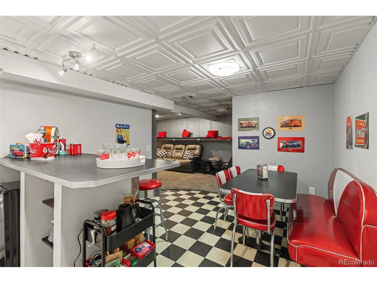 10015 Hooker Ct