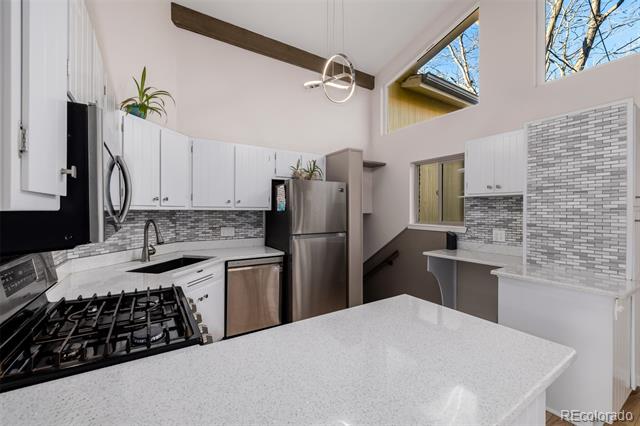 318 Lookout View Court